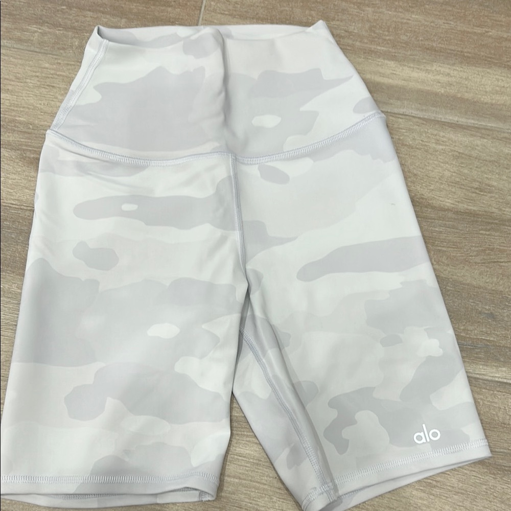 ALO Yoga Gray Bike Shorts High-Rise Performance